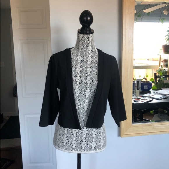 NWT Plus Size Black Mesh Back Cropped Jacket Blazer.  1X. - Picture 4 of 7